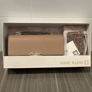 Anne Klein 2 piece Shoulder Bag with Card Case